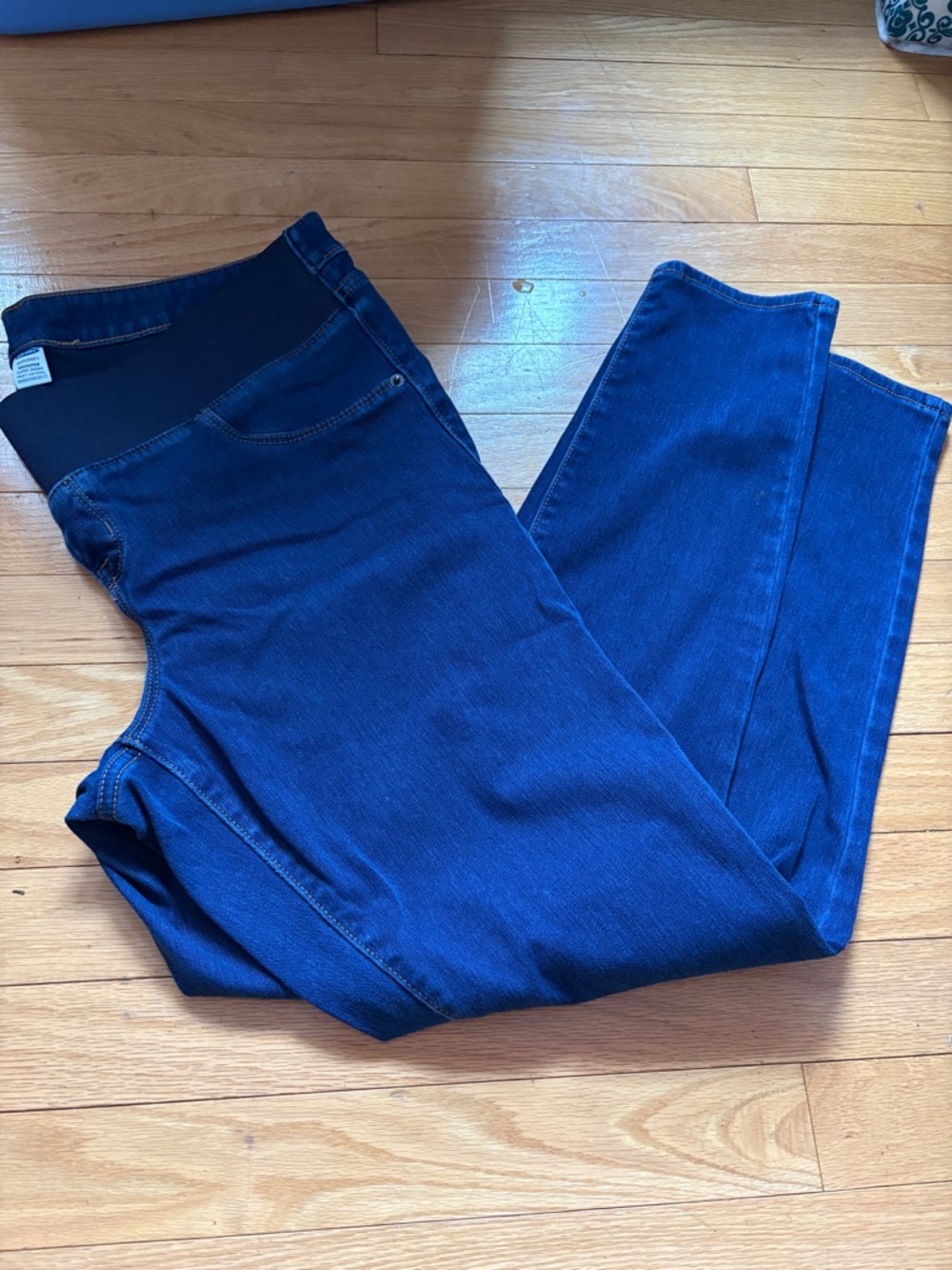 Women’s Old Navy Dark Blue Maternity Jeans with Stretch Waistband